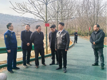 市委常委、常务副市长张劲松实地督导森林防火工作